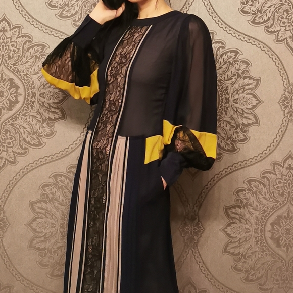 BCBG MaxAzria RUNWAY silk dress - Picture 6 of 10